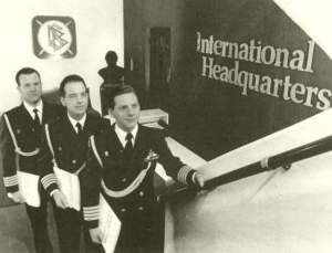 Miscavige climbing